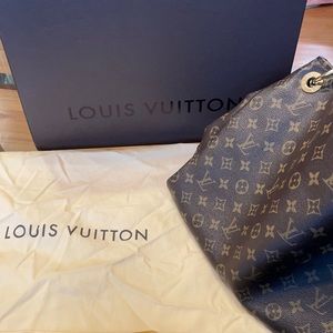Louis Vuitton
Artsy Handbag Monogram Canvas GM
